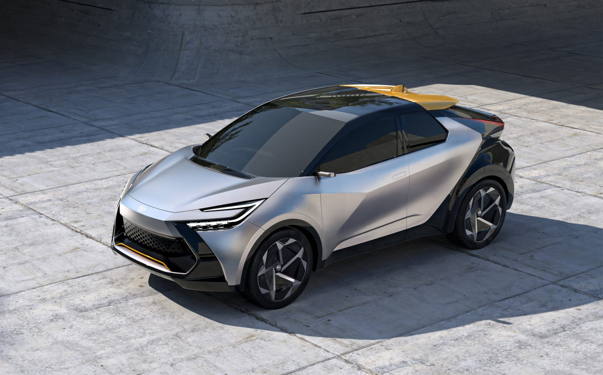 รีวิว Toyota C-hr Hybrid 2025 ขายไทยปีนี้